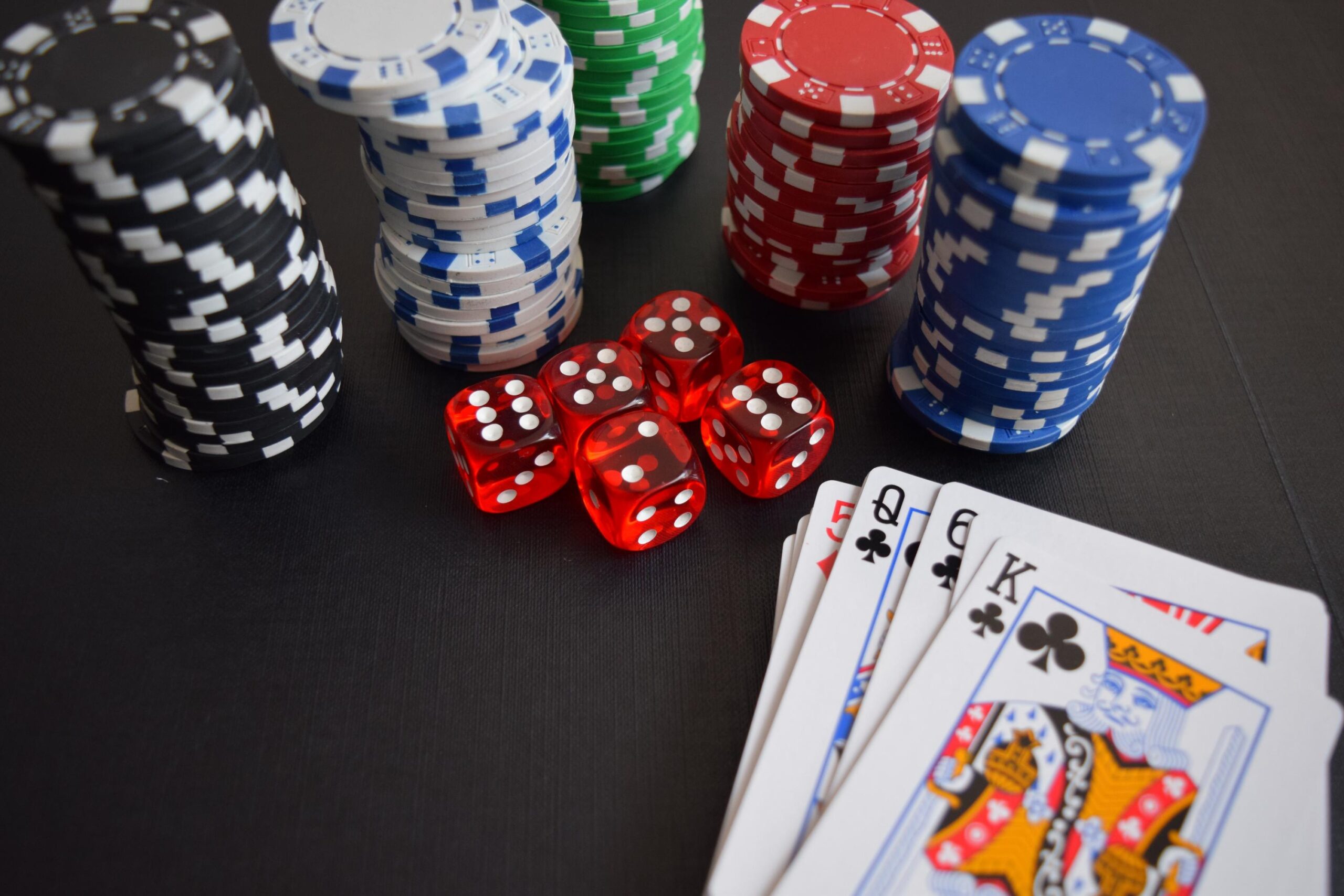 10 Tips for Improving Your Poker Game