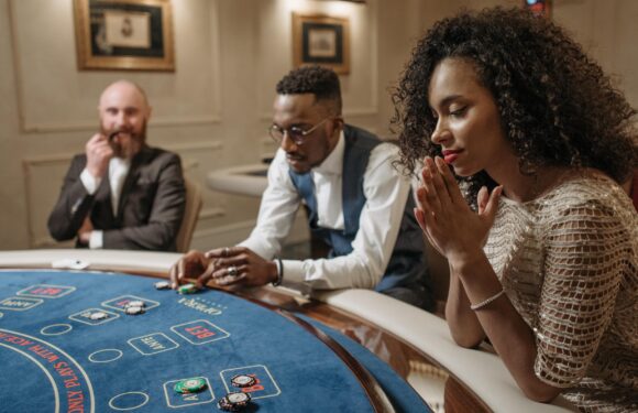 Navigate the casino world easily with Takabet, Okbajee, and VIPTAKA’s comprehensive user support