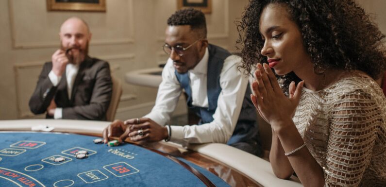 Navigate the casino world easily with Takabet, Okbajee, and VIPTAKA’s comprehensive user support